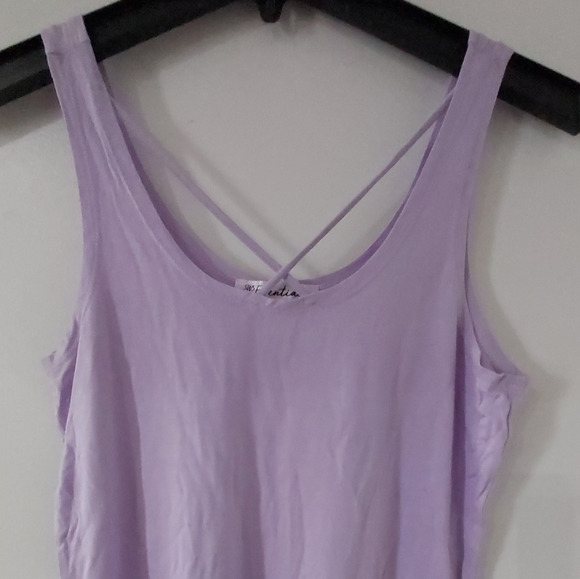 SOLD🌷3for$20!🌷 tank - Picture 2 of 4